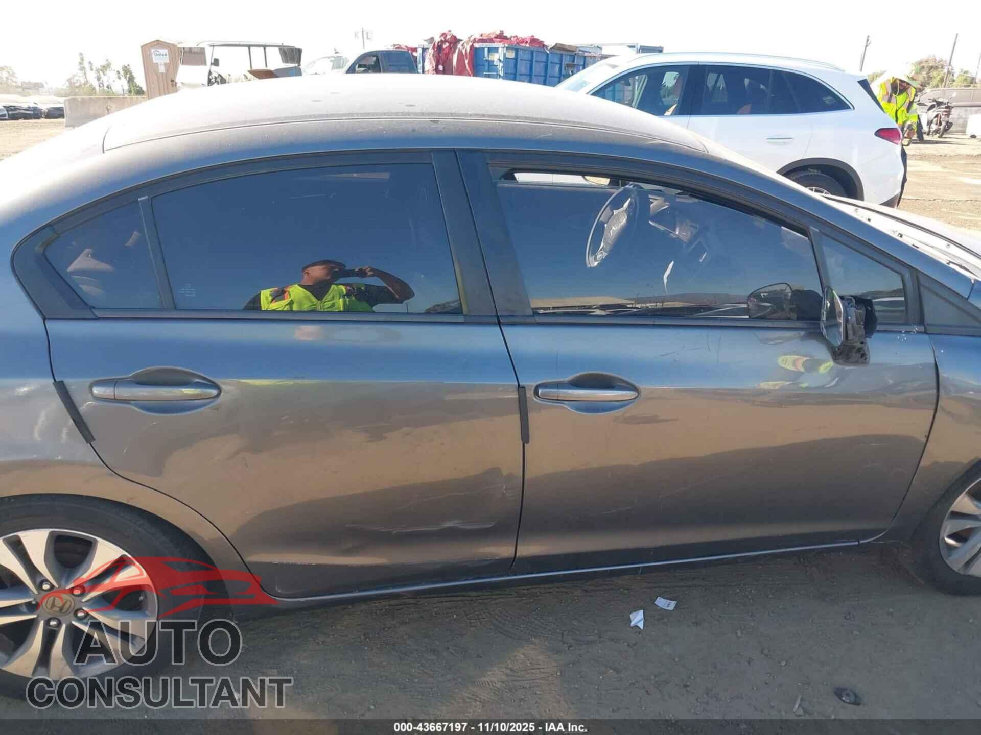 HONDA CIVIC 2012 - 19XFB2F50CE387227