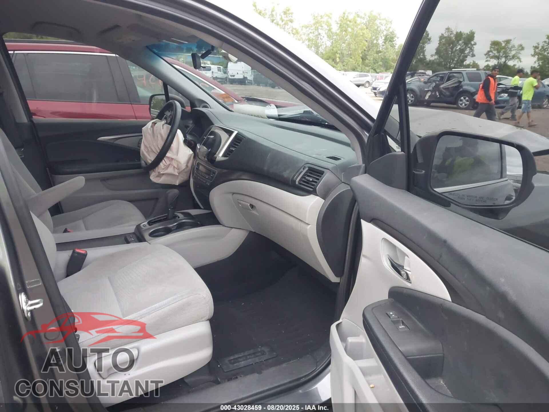 HONDA PILOT 2017 - 5FNYF6H36HB027641