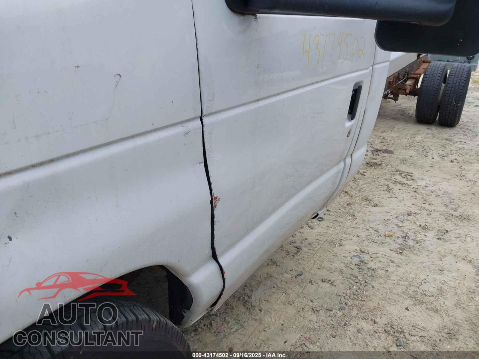 FORD E-450 CUTAWAY 2011 - 1FDXE4FS4BDB27521