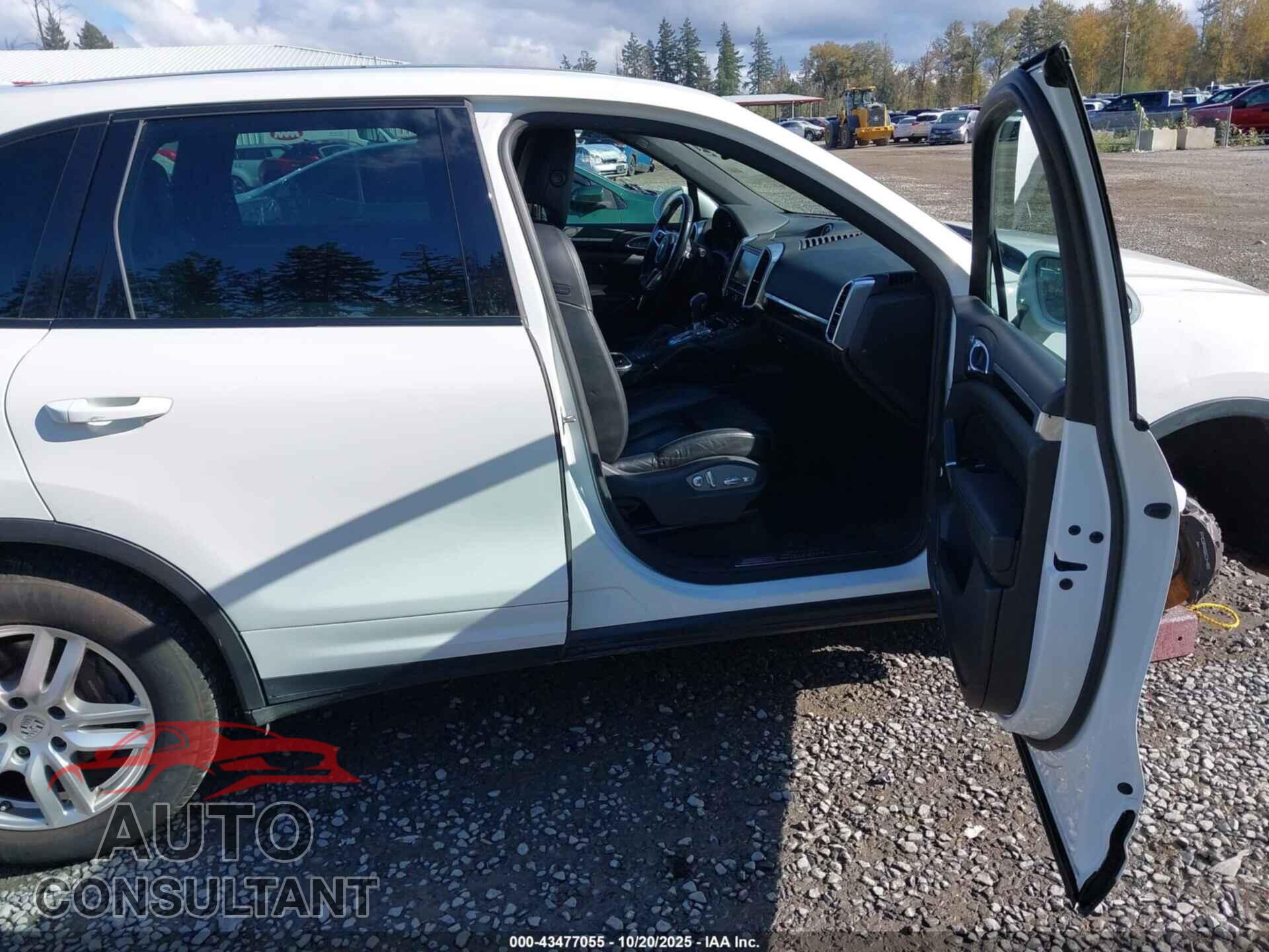 PORSCHE CAYENNE 2016 - WP1AA2A29GLA01362