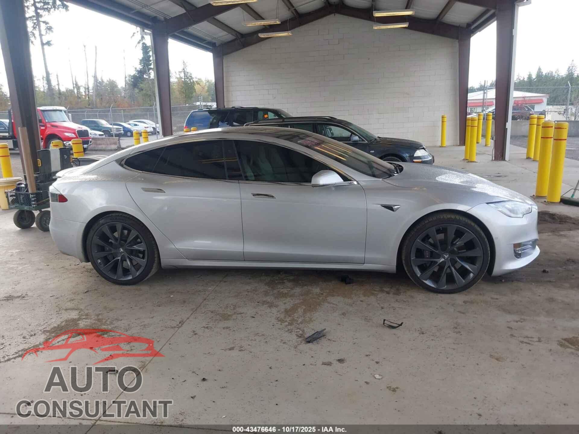 TESLA MODEL S 2018 - 5YJSA1E21JF241476