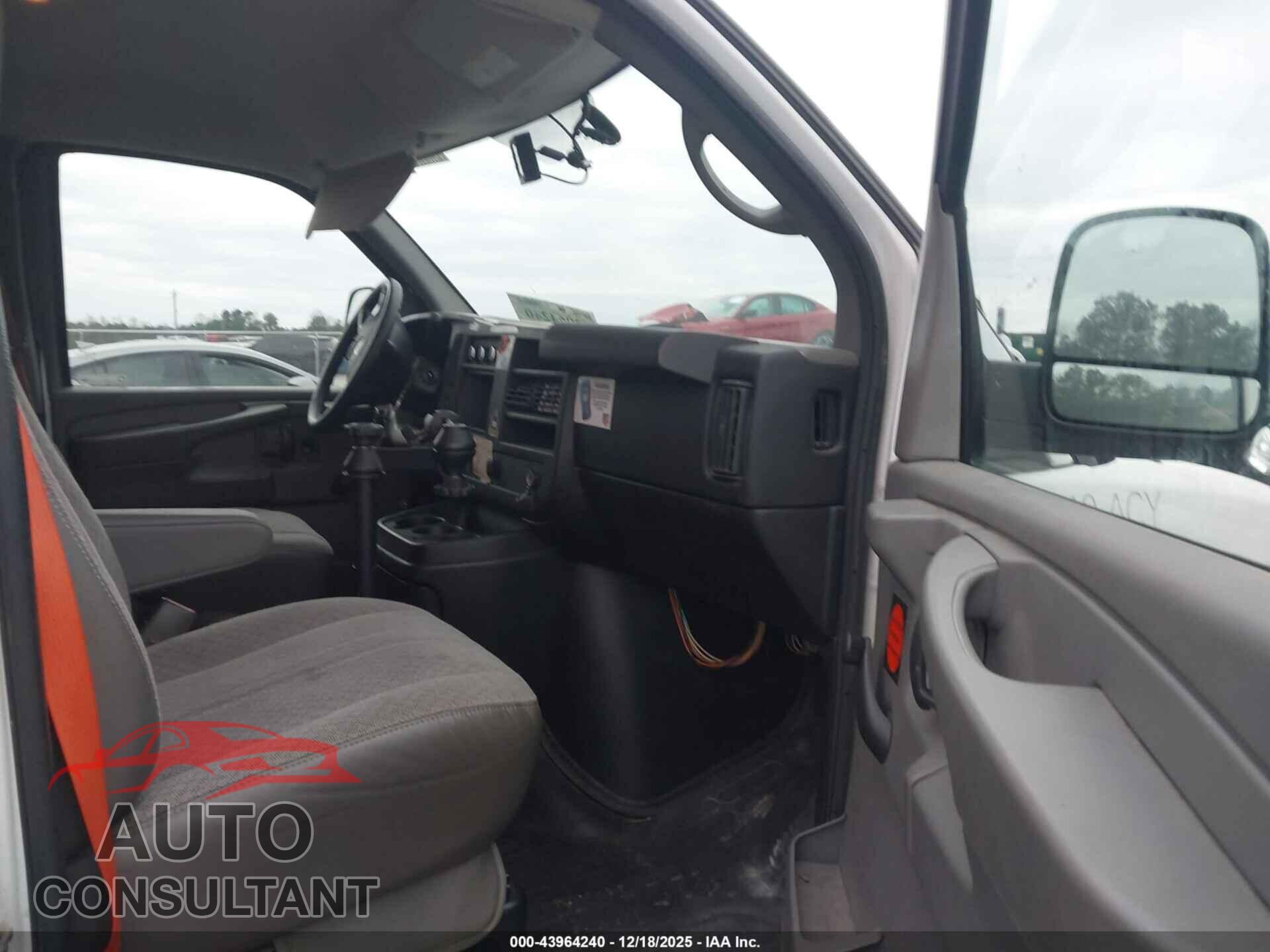 CHEVROLET EXPRESS 2500 2013 - 1GCWGFCB4D1156080