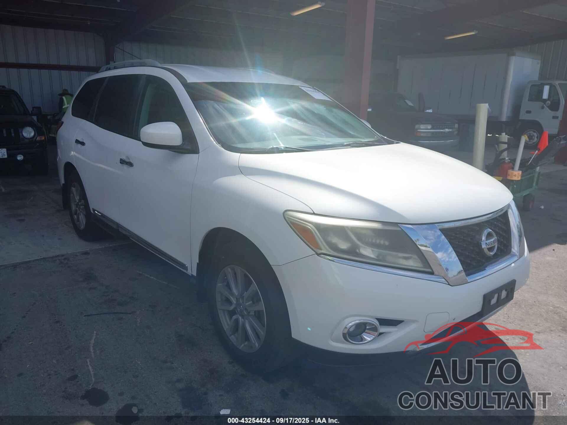 NISSAN PATHFINDER 2013 - 5N1AR2MM6DC681686