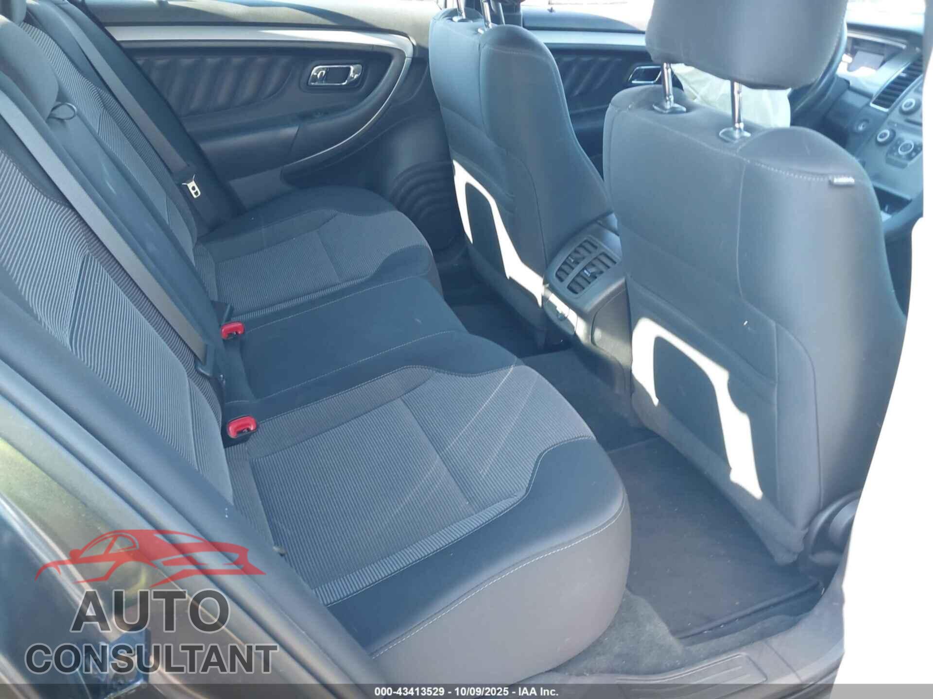 FORD TAURUS 2017 - 1FAHP2E89HG125435