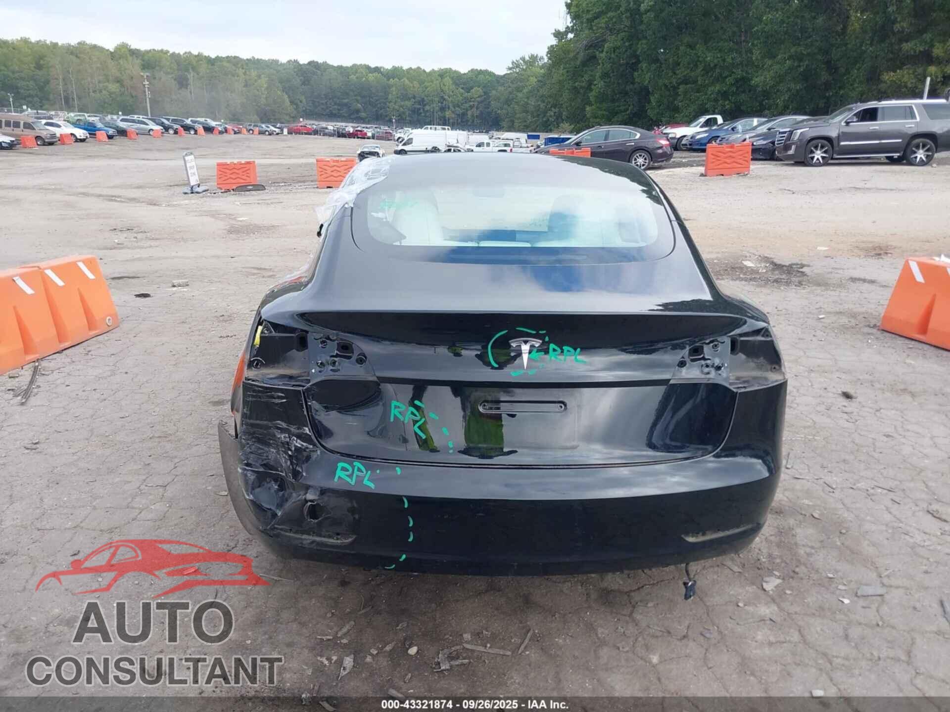 TESLA MODEL 3 2023 - 5YJ3E1EA1PF424725