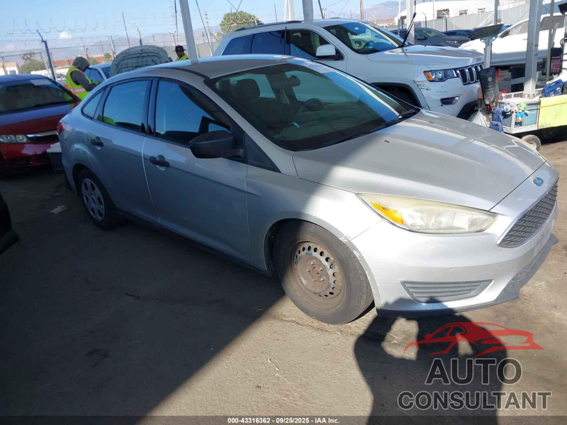 FORD FOCUS 2015 - 1FADP3E29FL326143