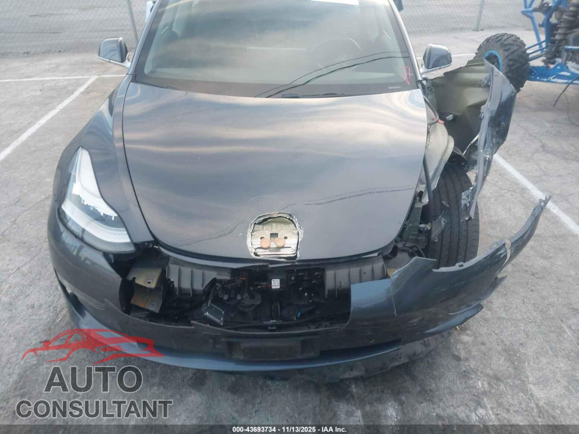TESLA MODEL 3 2018 - 5YJ3E1EA0JF033217