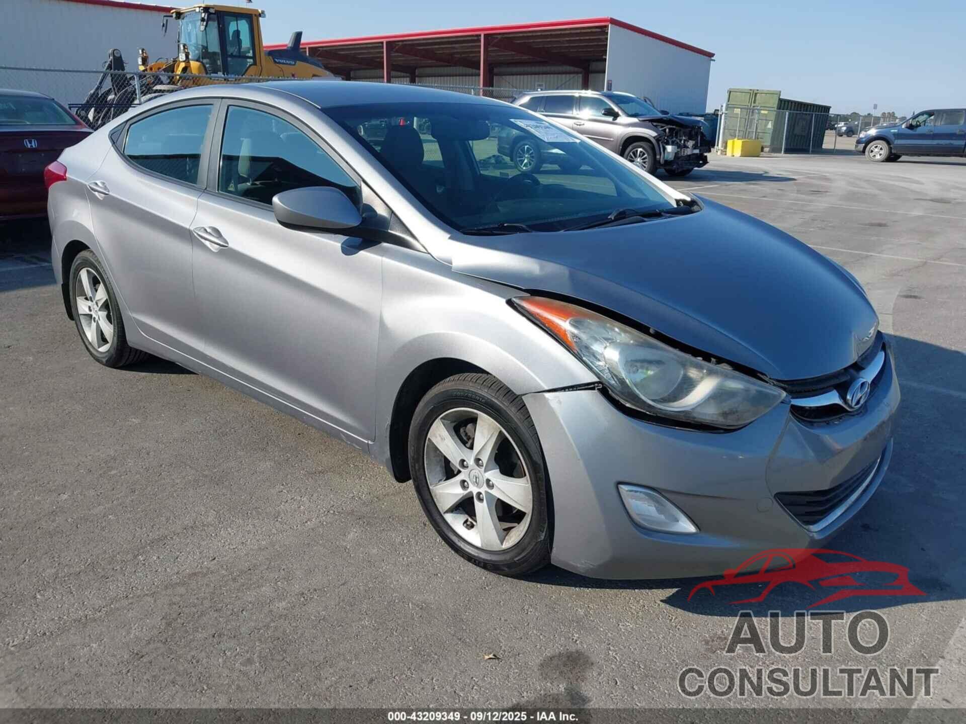 HYUNDAI ELANTRA 2012 - KMHDH4AE7CU433951