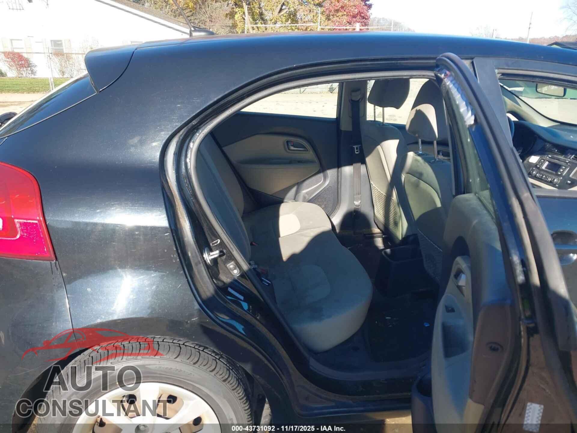 KIA RIO 2014 - KNADM5A3XE6333643