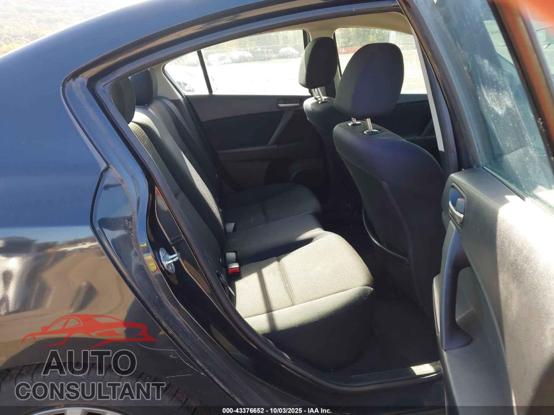 MAZDA MAZDA3 2012 - JM1BL1UG2C1584364