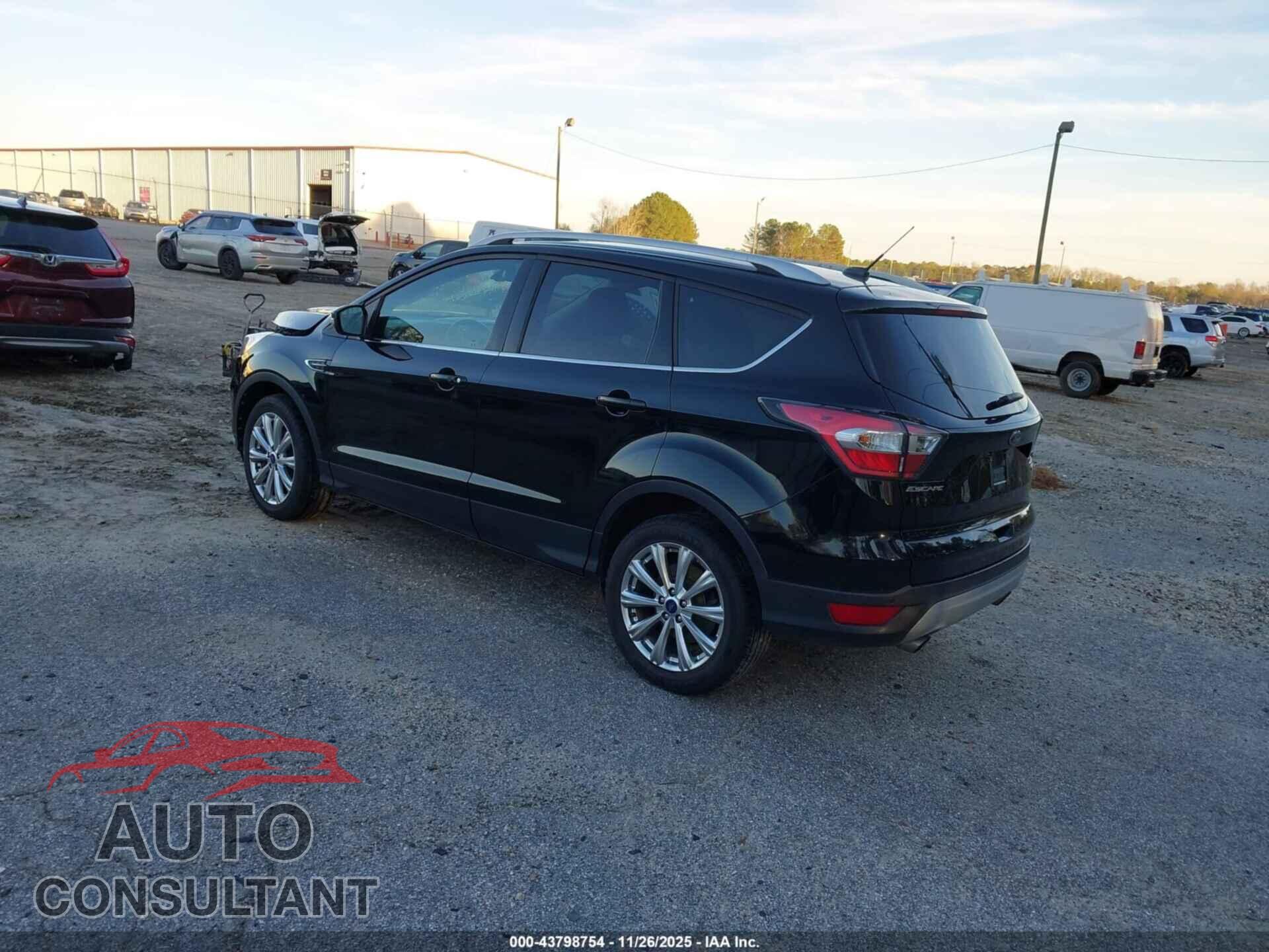 FORD ESCAPE 2017 - 1FMCU0JD7HUB13494