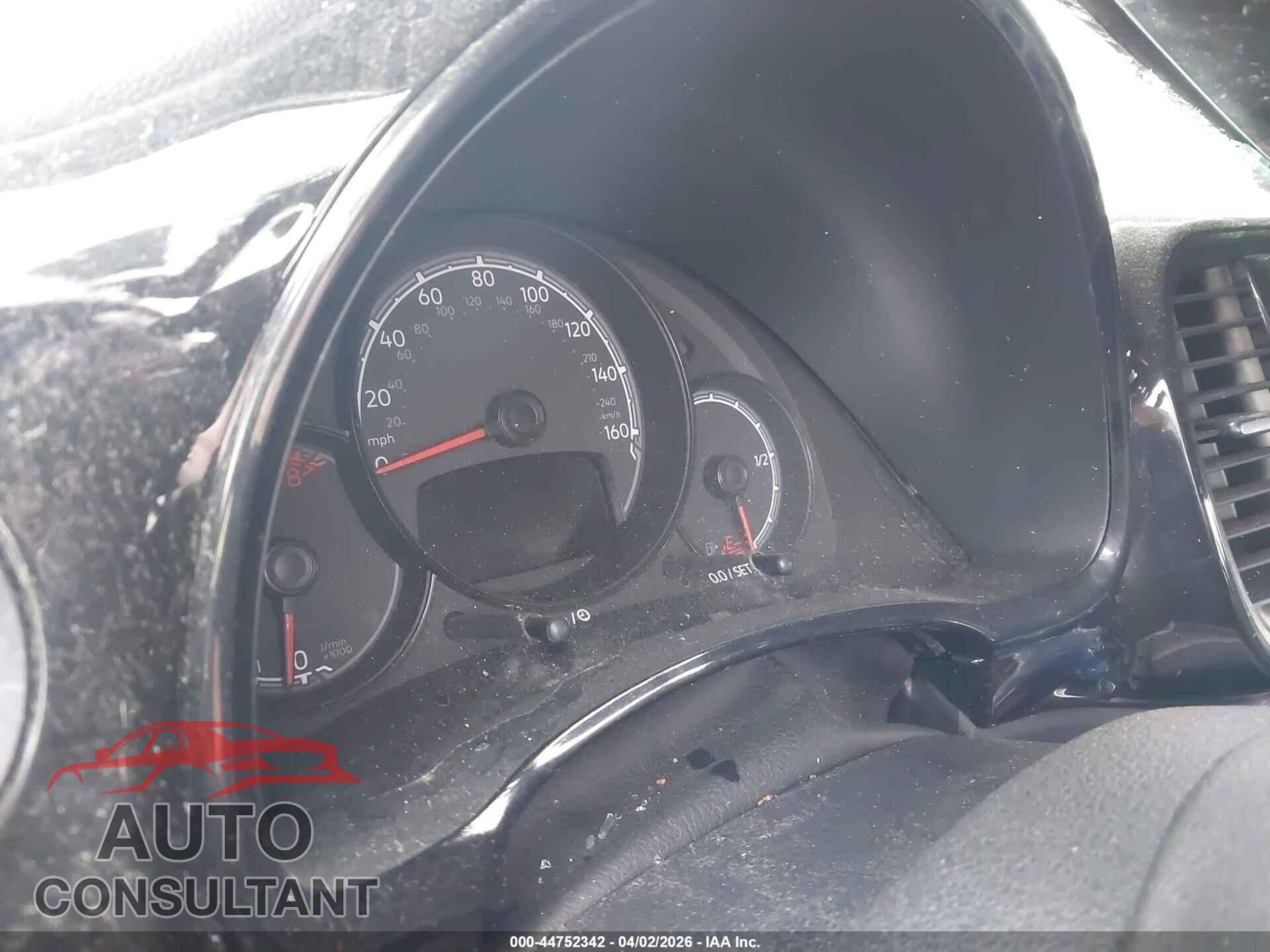 VOLKSWAGEN BEETLE 2017 - 3VWF17AT6HM629681