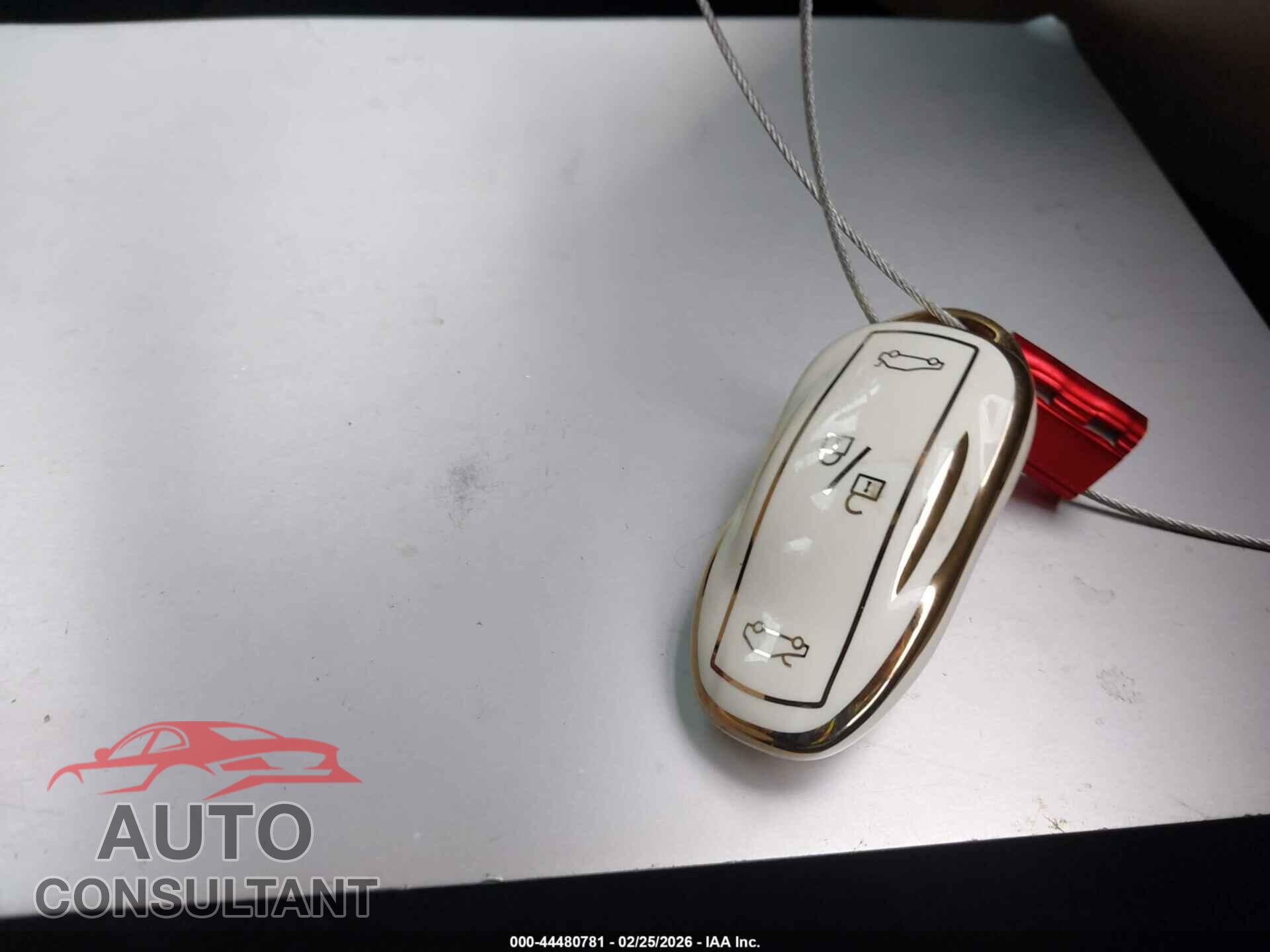 TESLA MODEL S 2015 - 5YJSA1S28FF097842