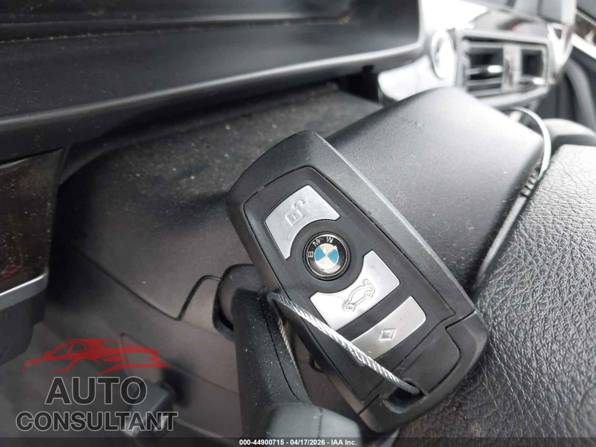 BMW 528I 2011 - WBAFR1C55BC672566