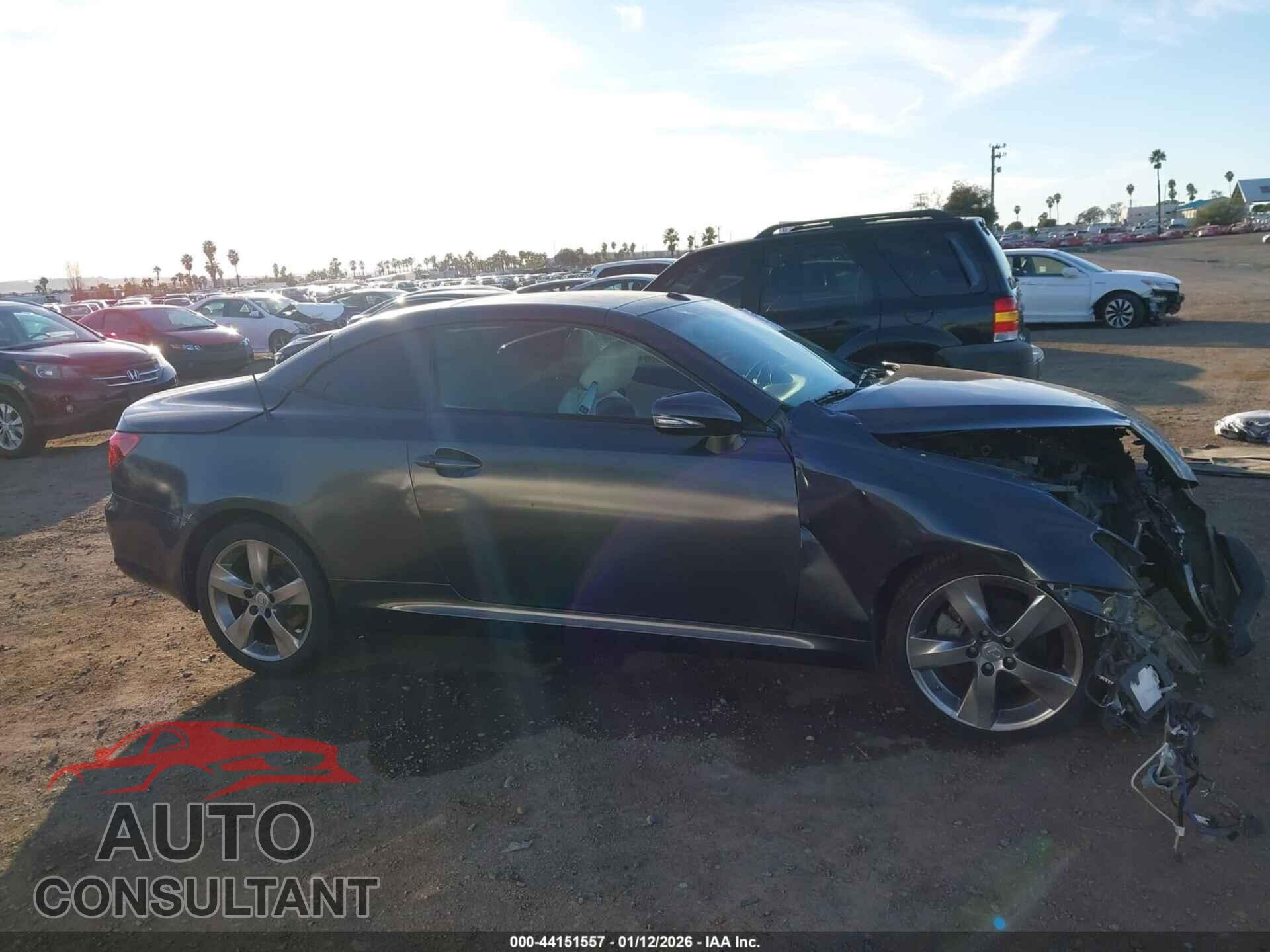 LEXUS IS 250C 2010 - JTHFF2C29A2501880