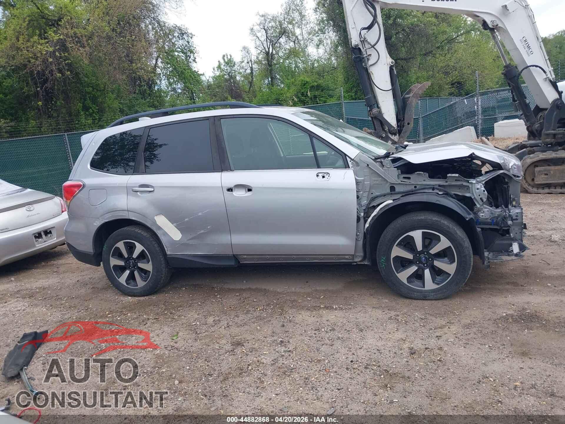 SUBARU FORESTER 2017 - JF2SJAEC6HH401825