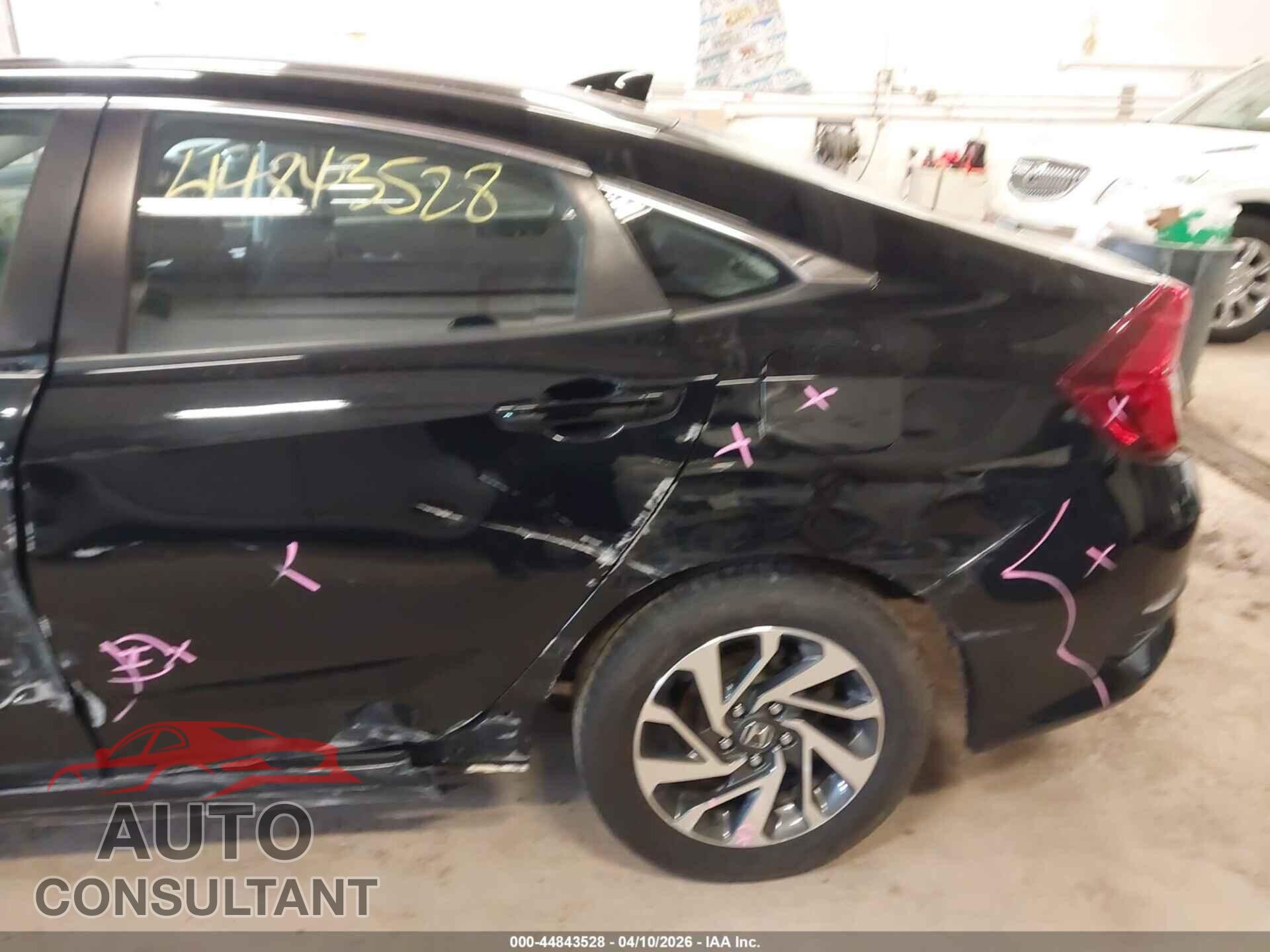 HONDA CIVIC 2018 - 19XFC2F75JE036325