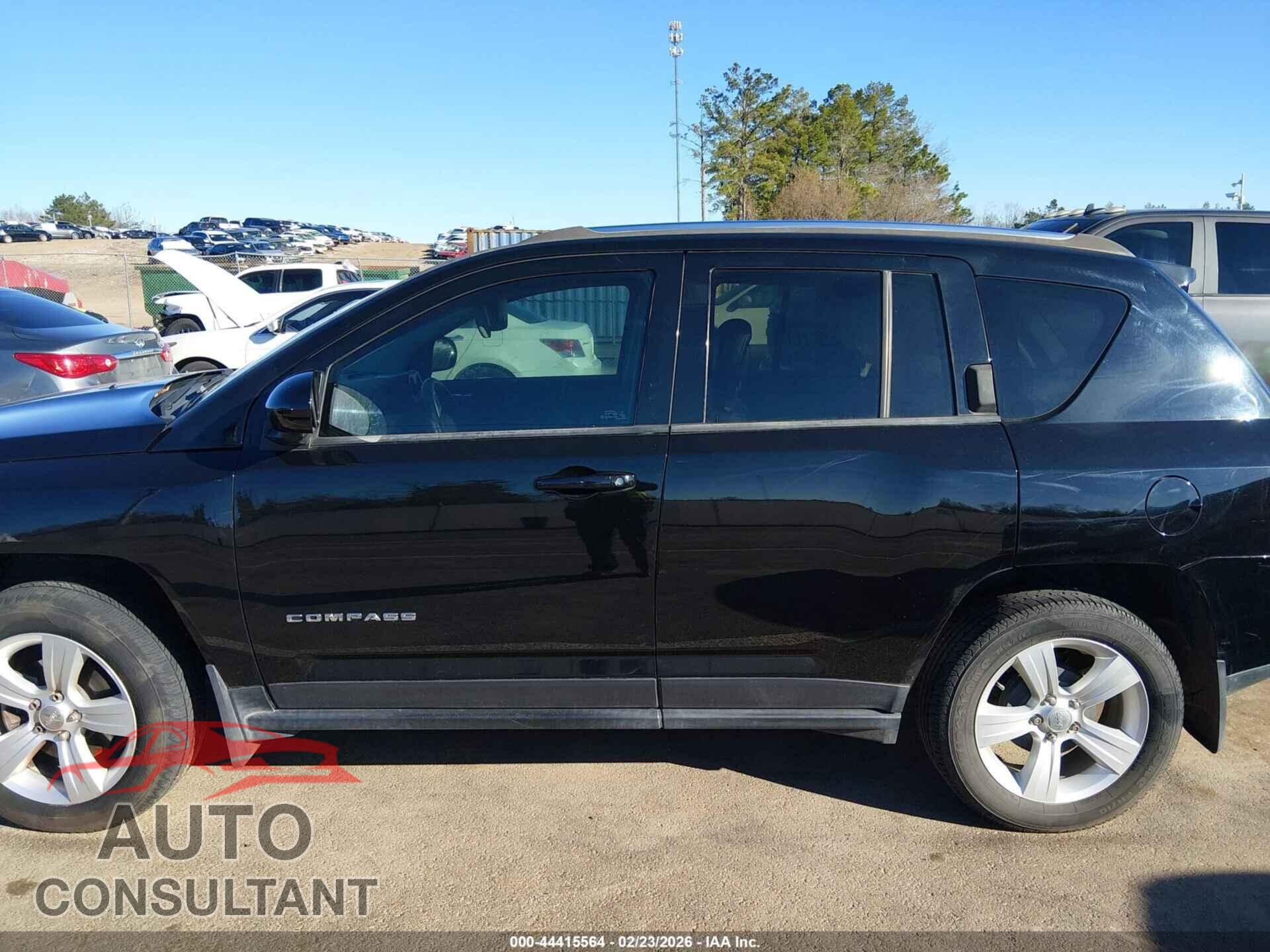 JEEP COMPASS 2015 - 1C4NJCEA3FD145587