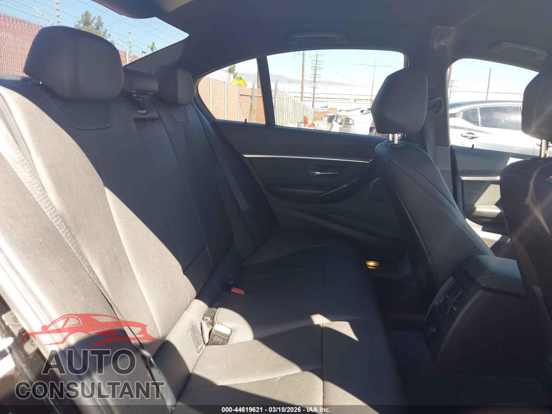BMW 328I 2016 - WBA8E9G50GNU28672