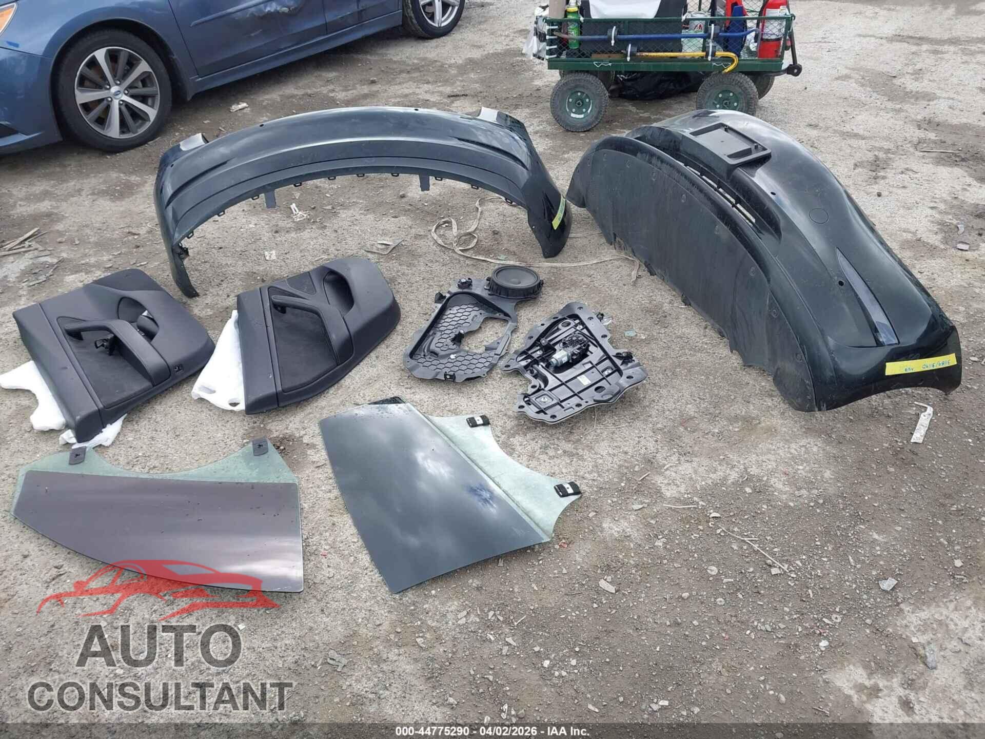 TESLA MODEL 3 2019 - 5YJ3E1EA6KF296779
