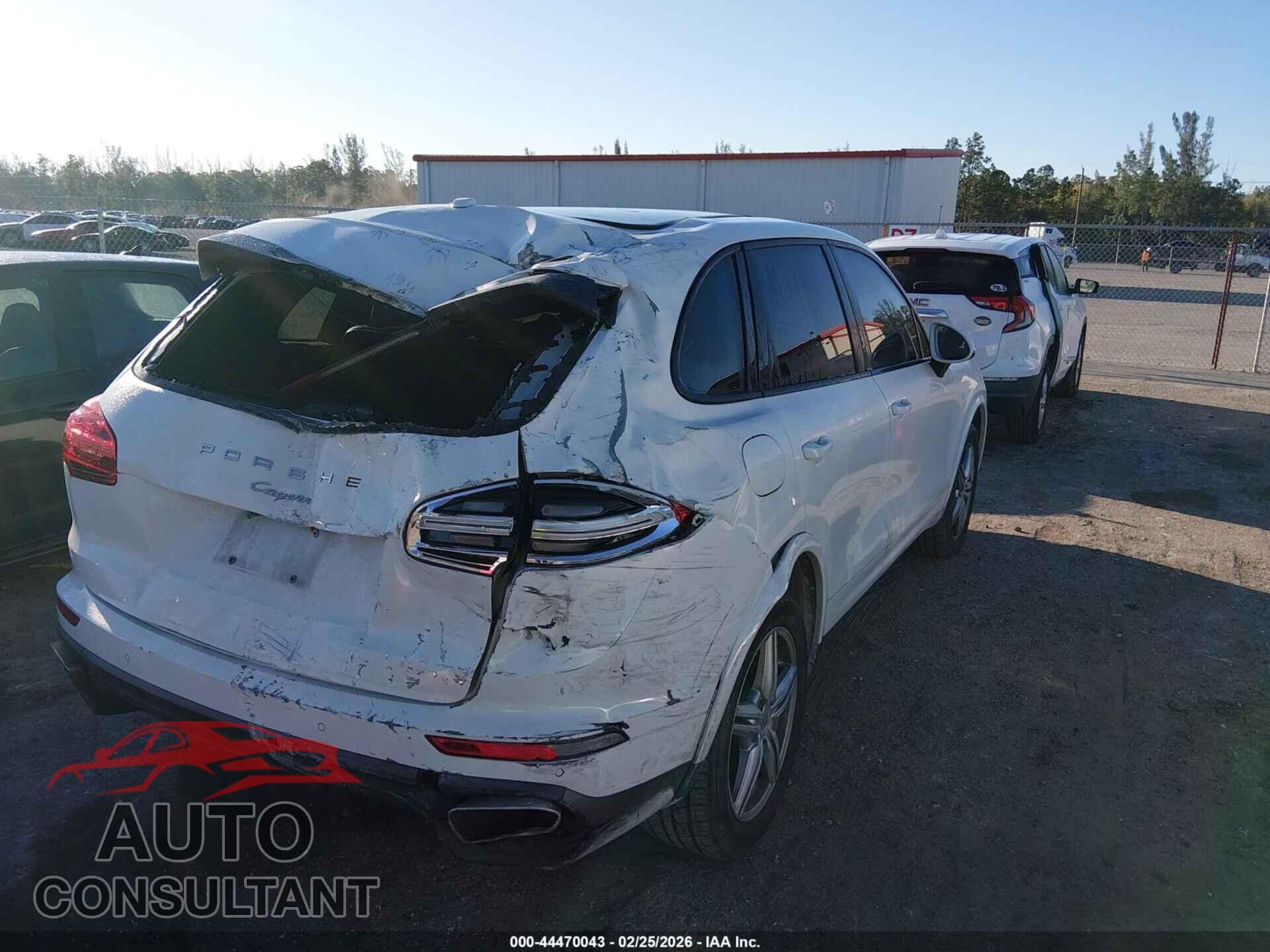 PORSCHE CAYENNE 2017 - WP1AA2A27HKA81851