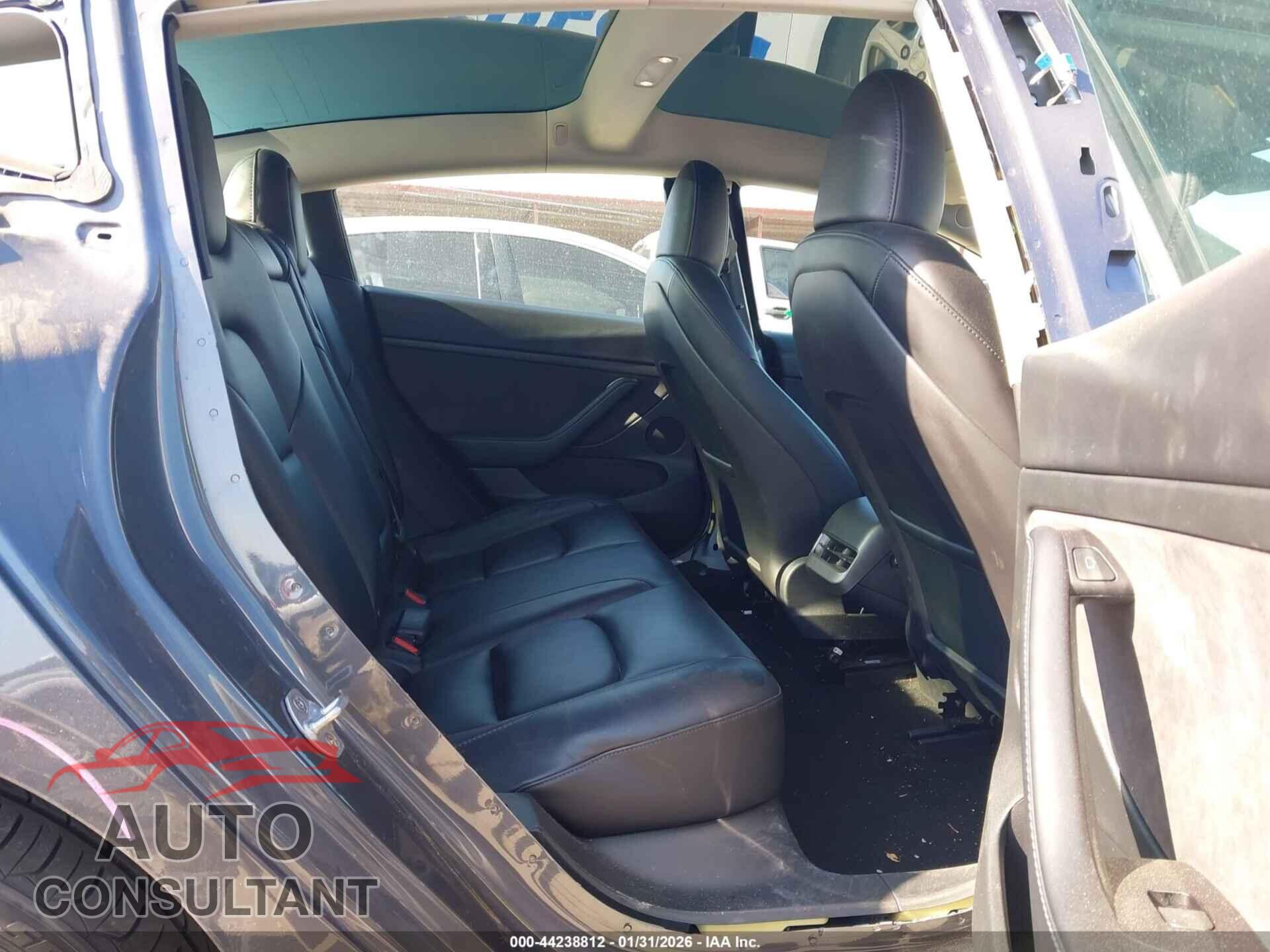 TESLA MODEL 3 2023 - 5YJ3E1EAXPF664386