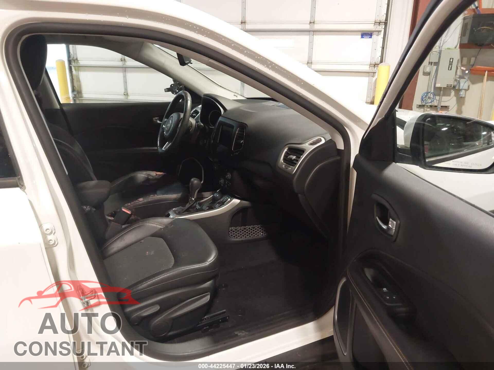 JEEP COMPASS 2019 - 3C4NJDBB2KT767444