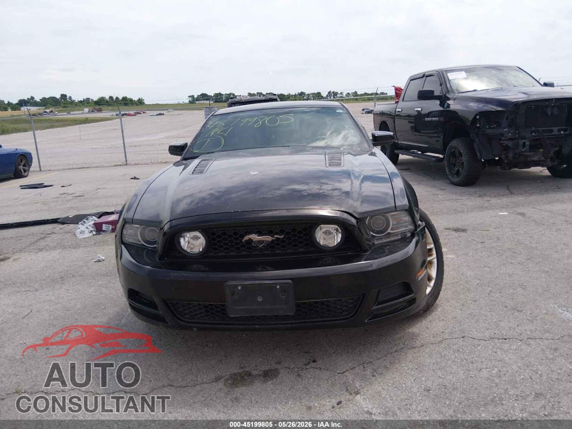 FORD MUSTANG 2013 - 1ZVBP8CF4D5211033