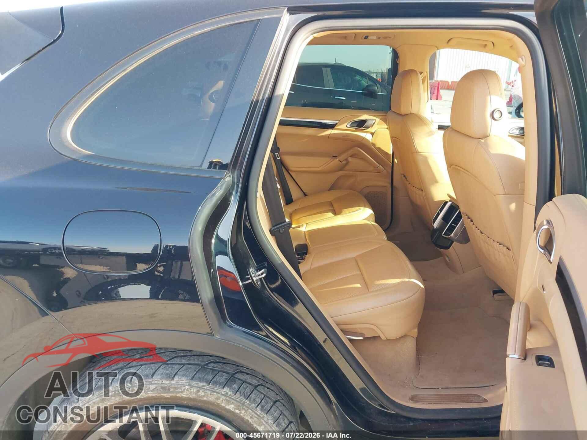 PORSCHE CAYENNE 2015 - WP1AB2A21FLA56772