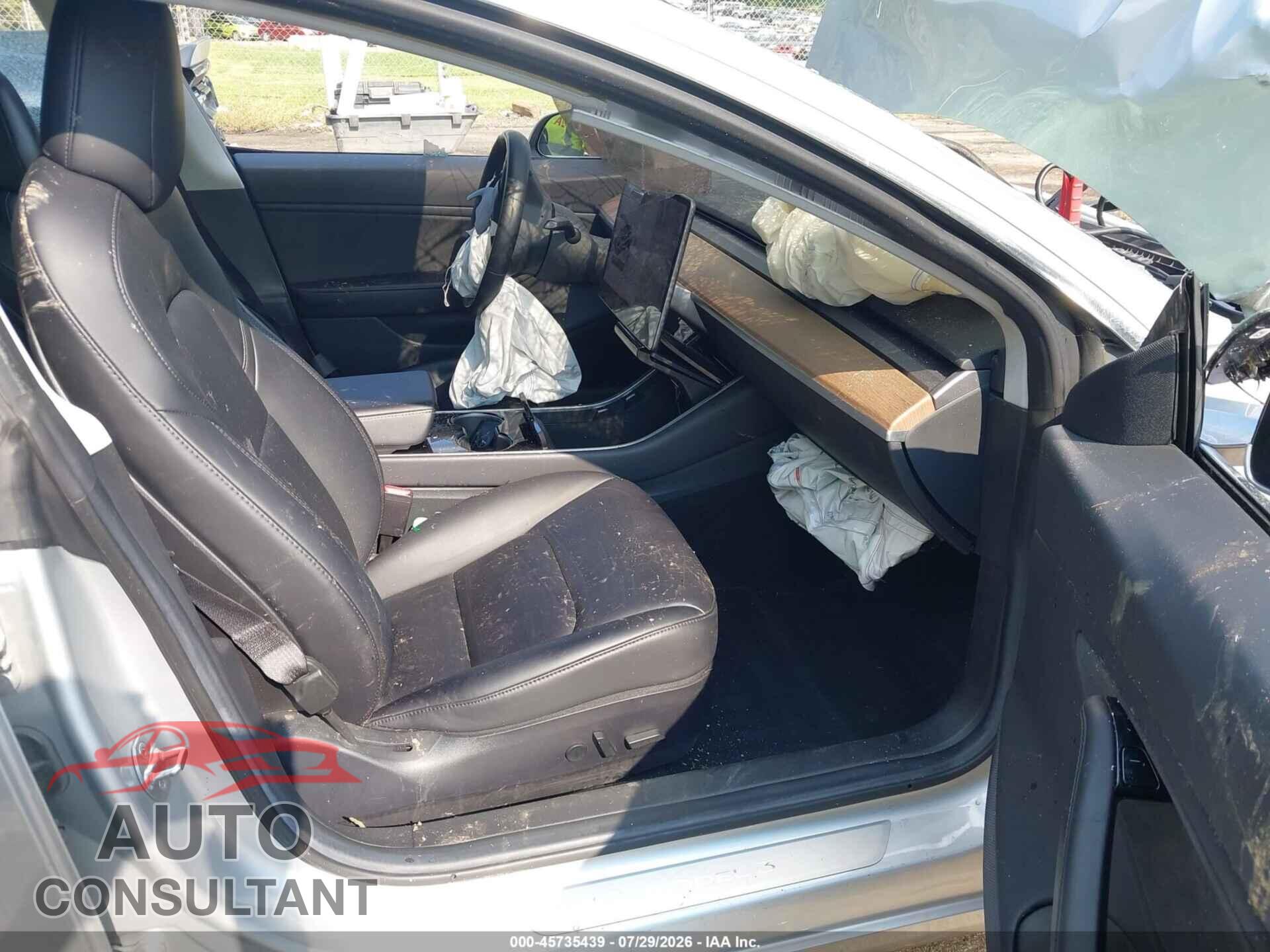 TESLA MODEL 3 2018 - 5YJ3E1EA5JF031107