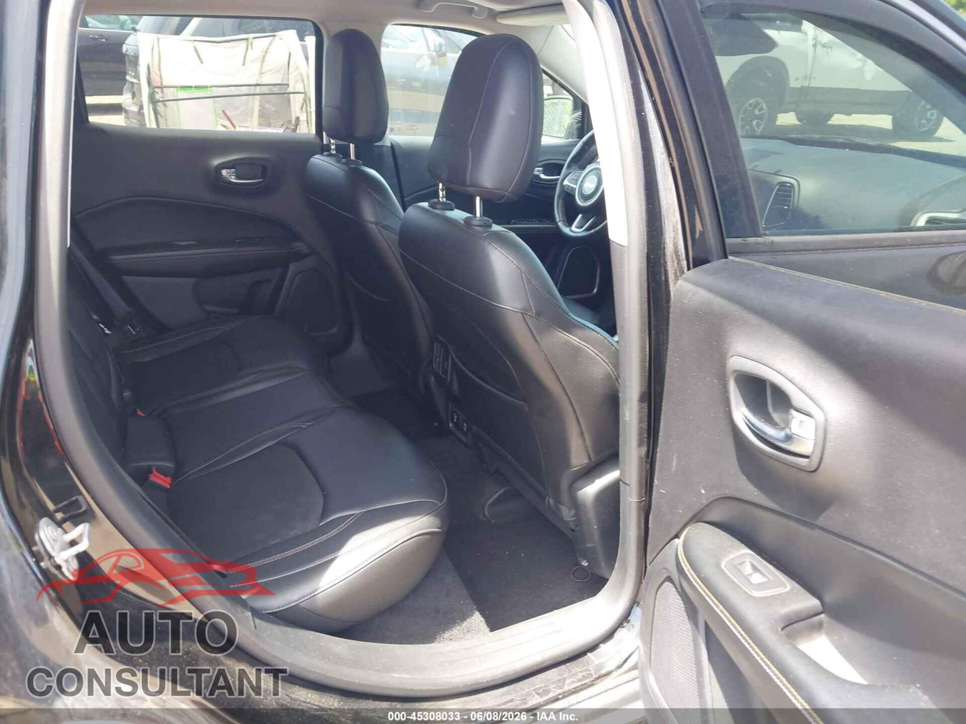 JEEP COMPASS 2018 - 3C4NJDBB2JT280548