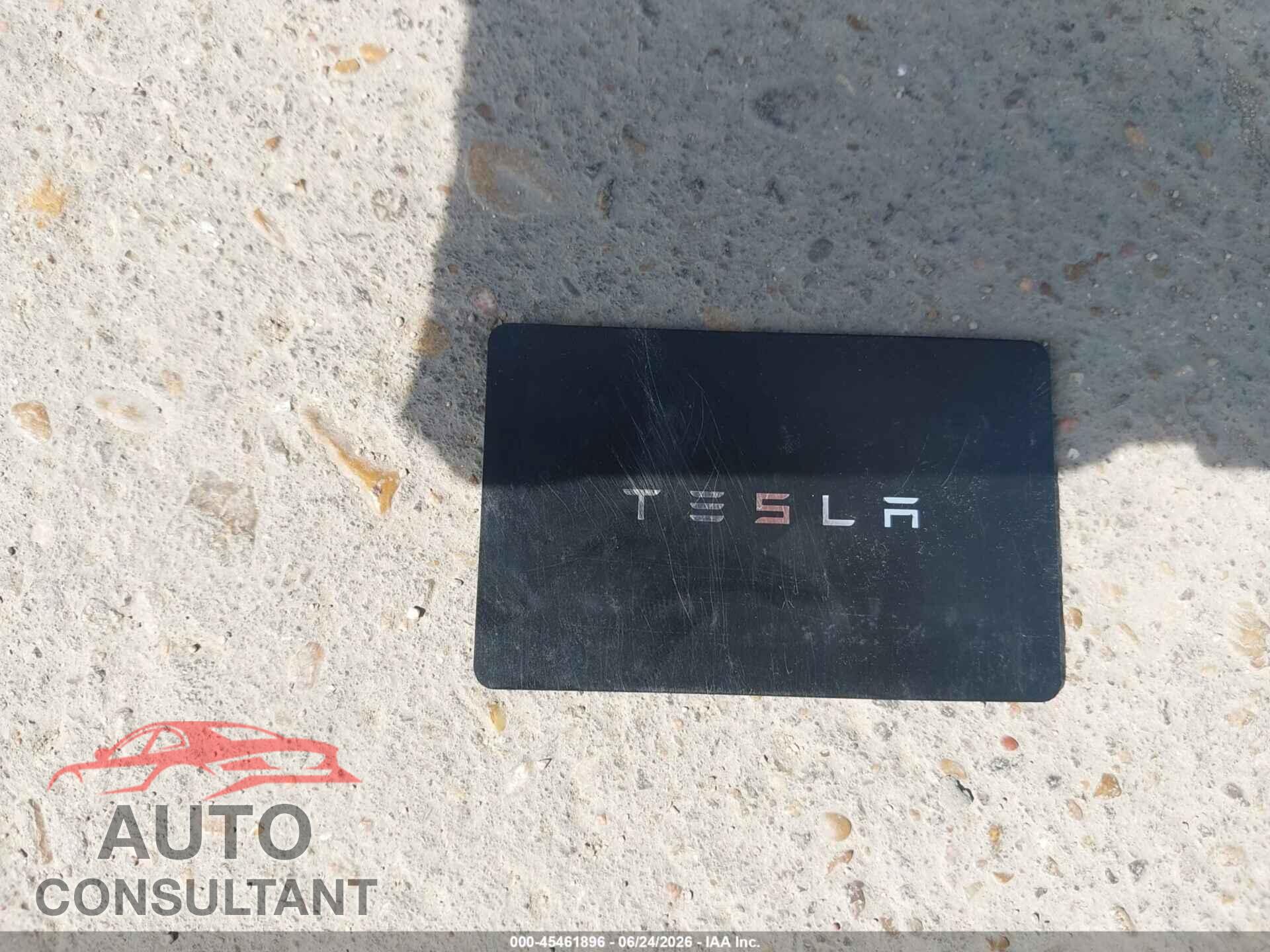 TESLA MODEL 3 2025 - 5YJ3E1EA4SF057182