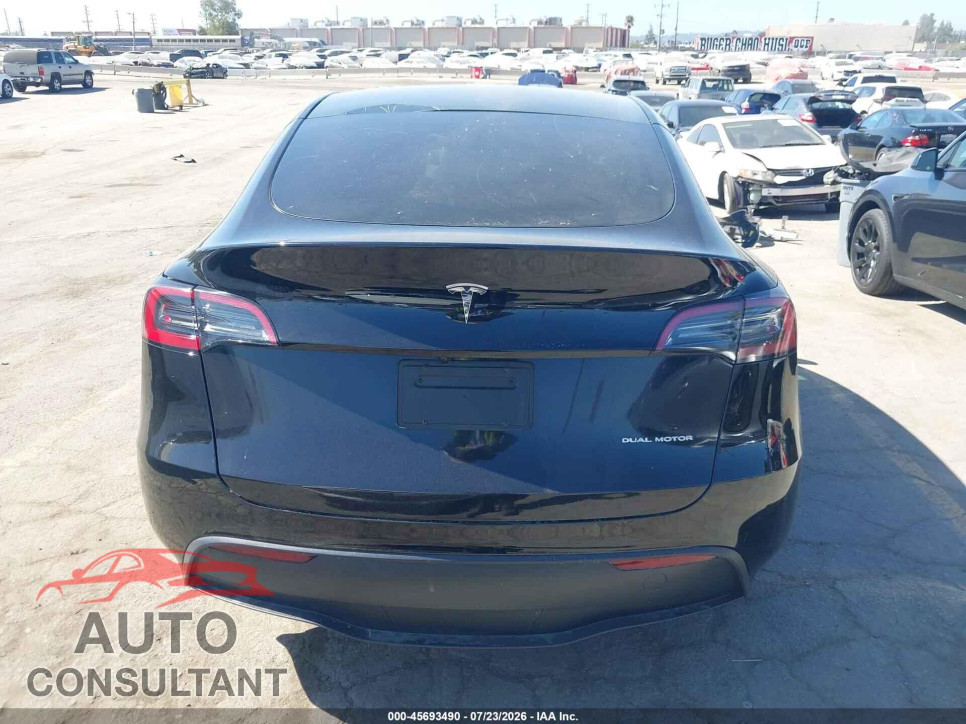 TESLA MODEL Y 2025 - 7SAYGDEE6SF299530