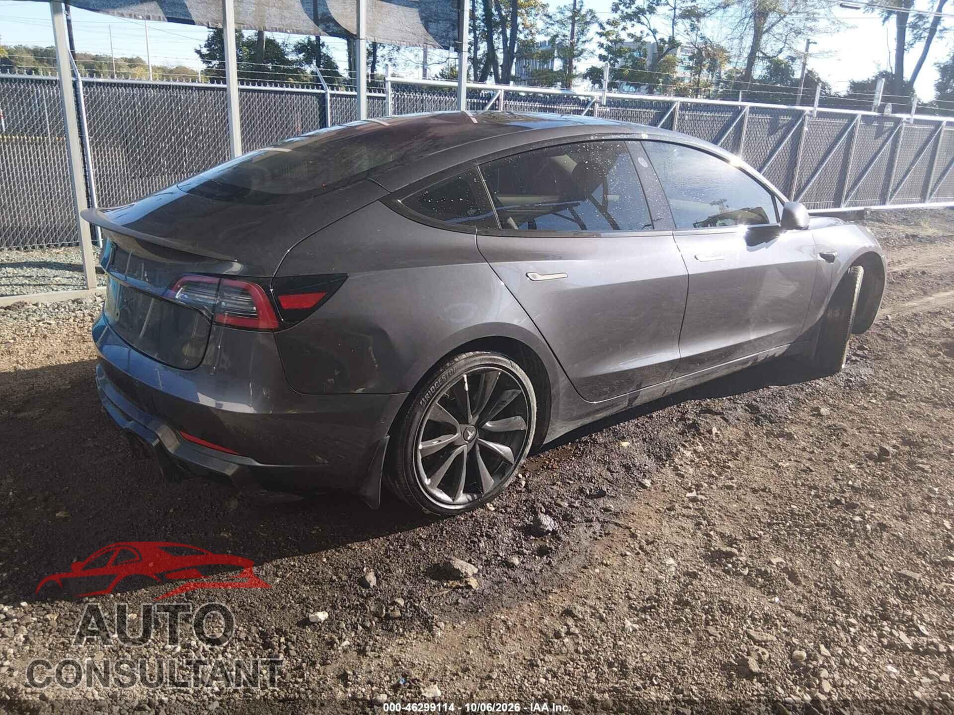 TESLA MODEL 3 2018 - 5YJ3E1EA1JF003353