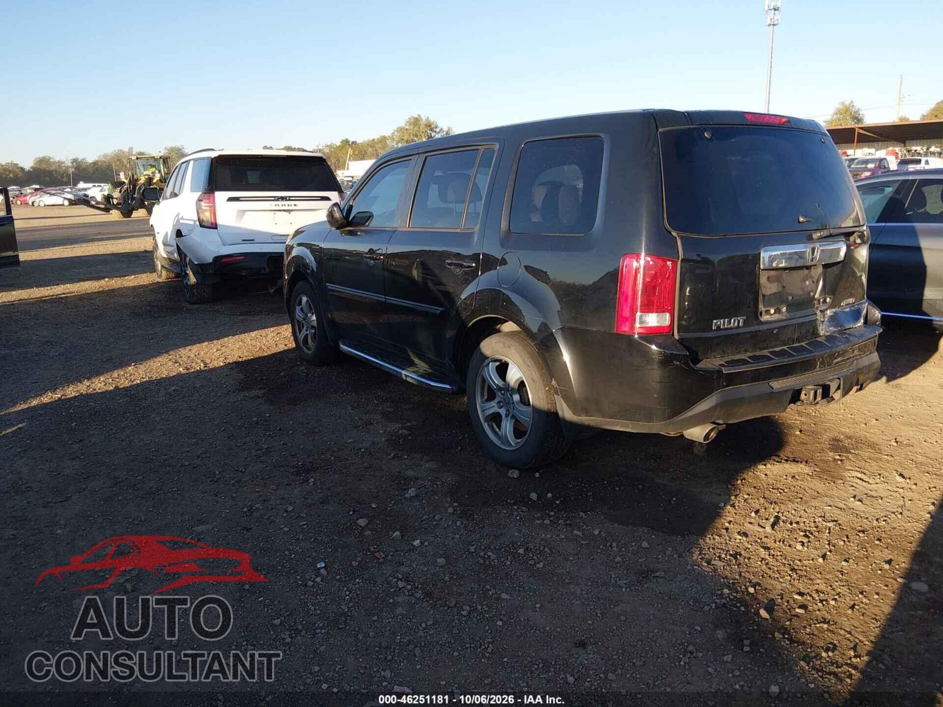 HONDA PILOT 2015 - 5FNYF4H71FB013781