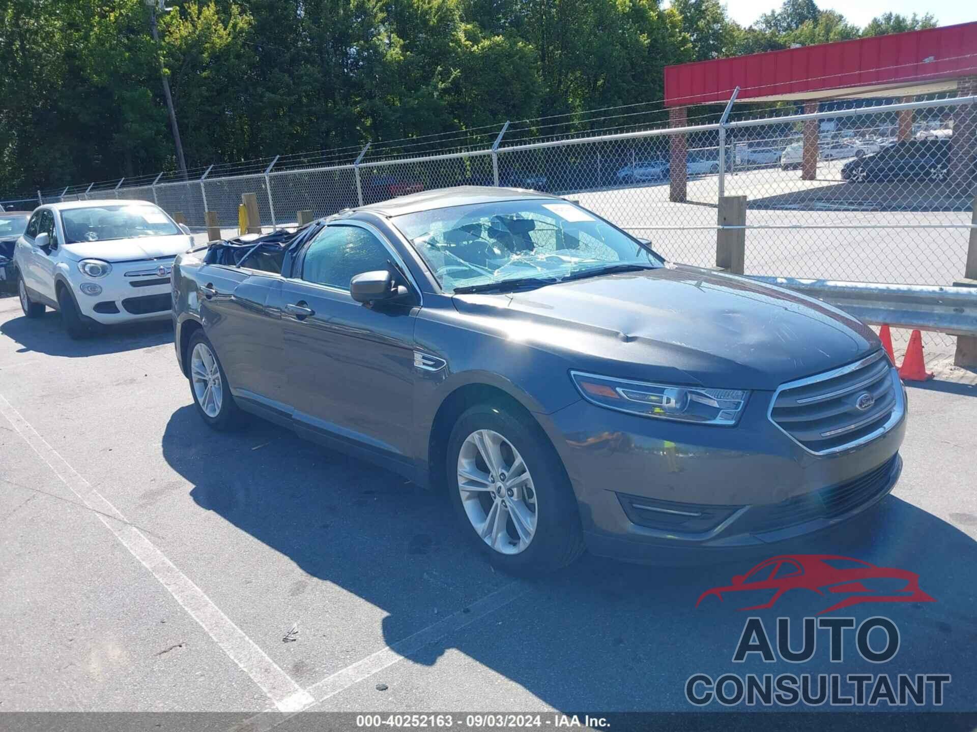 FORD TAURUS 2017 - 1FAHP2E86HG144296