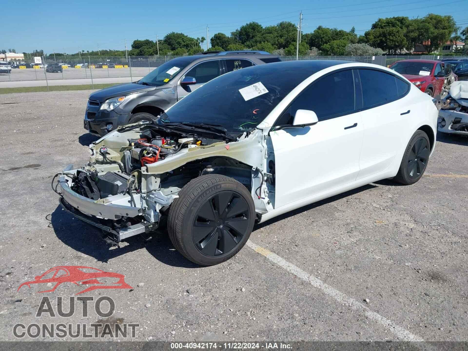 TESLA MODEL 3 2024 - 5YJ3E1EA9RF765650