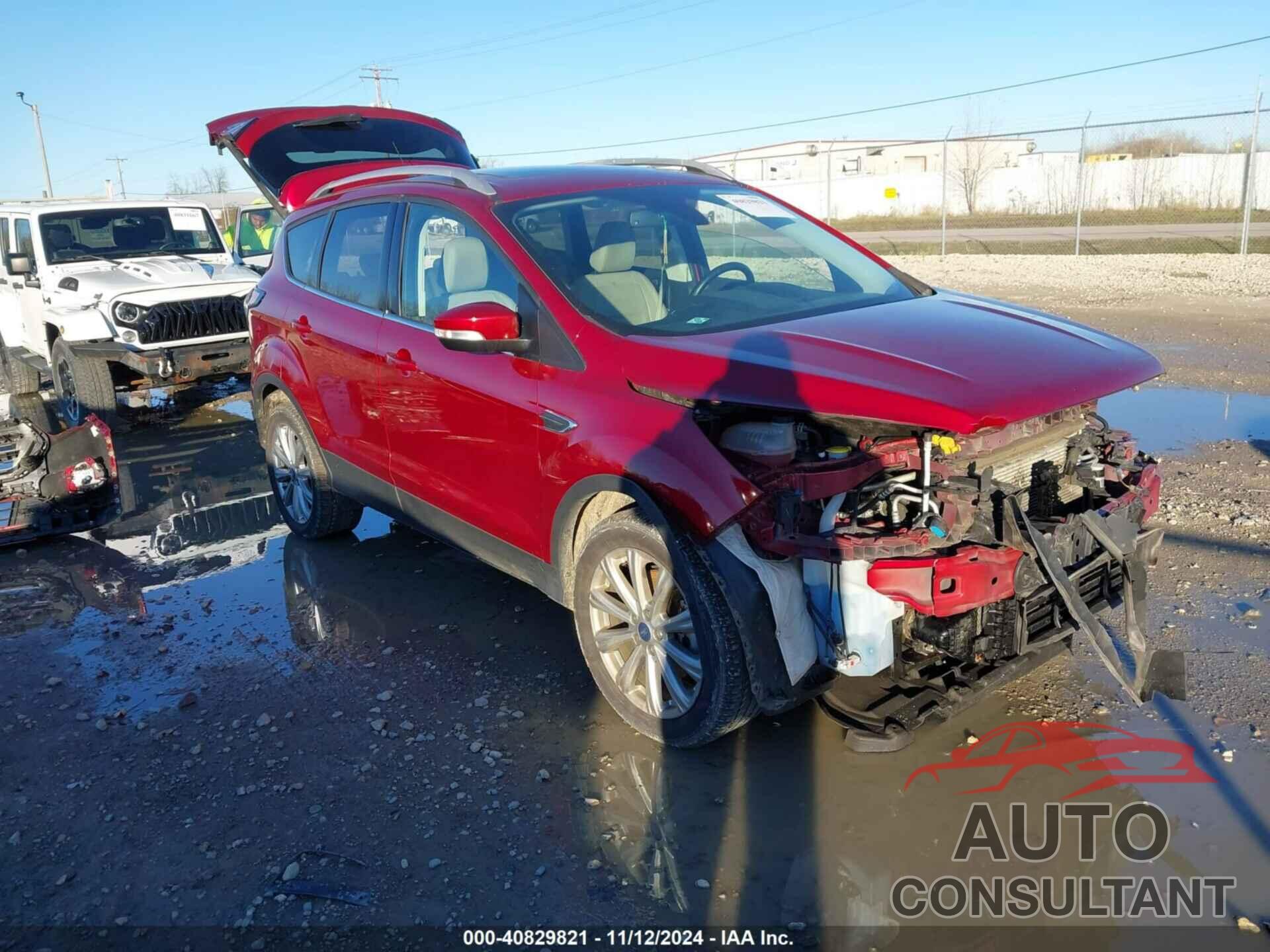 FORD ESCAPE 2018 - 1FMCU9J90JUD16457