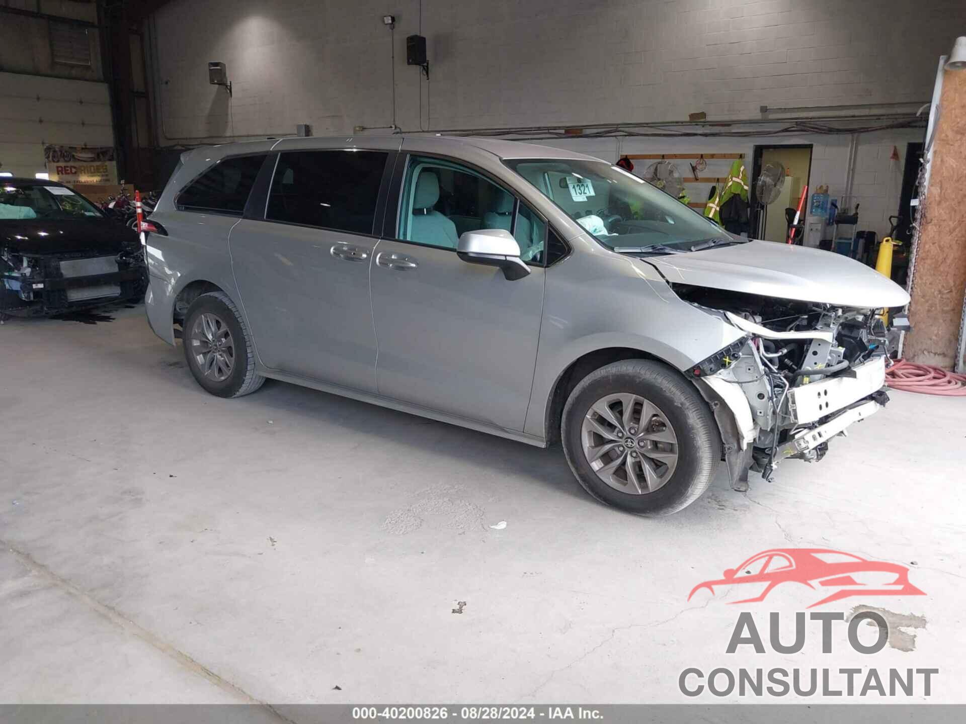 TOYOTA SIENNA 2022 - 5TDKRKEC0NS075492