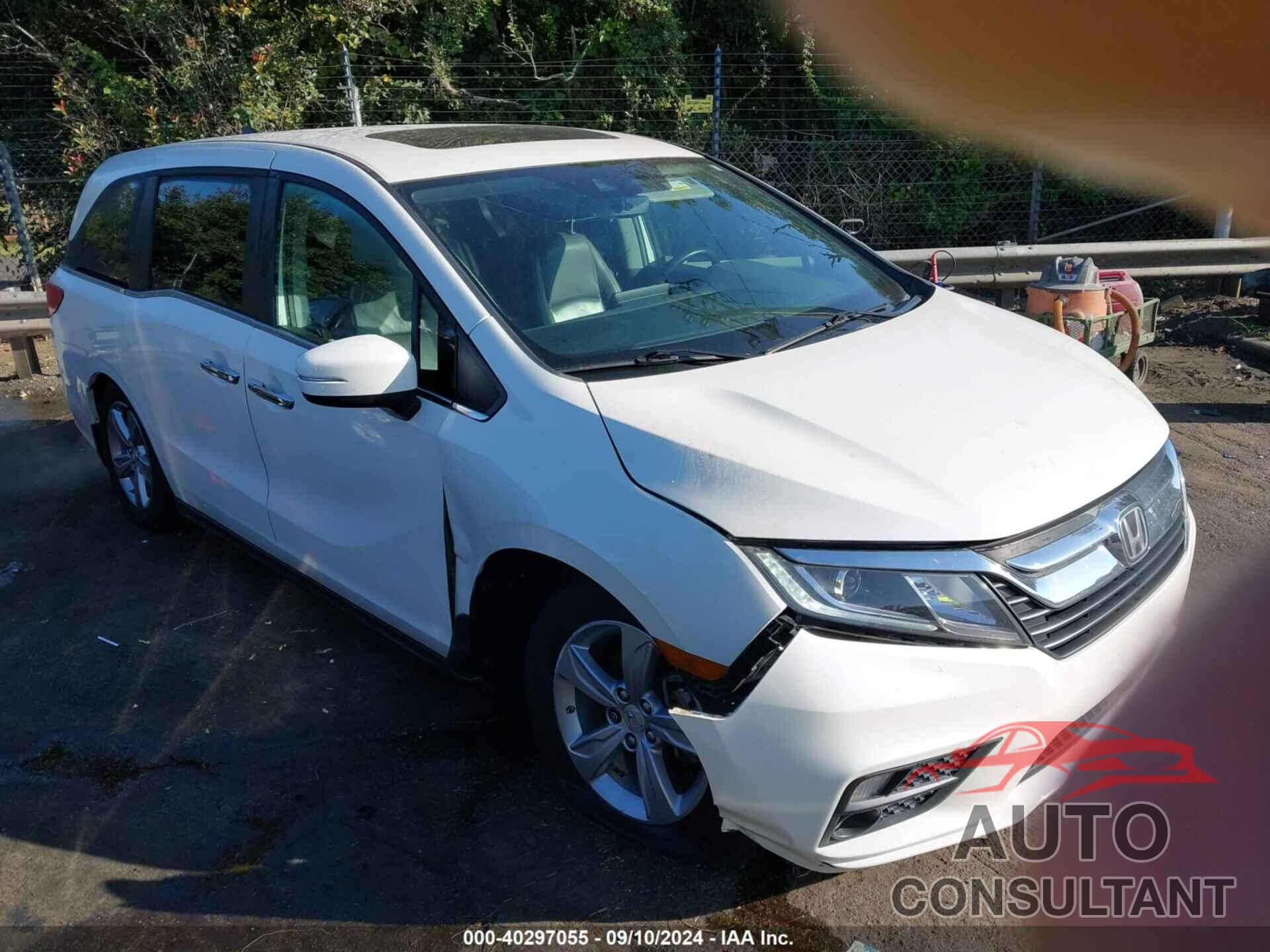 HONDA ODYSSEY 2018 - 5FNRL6H70JB065923