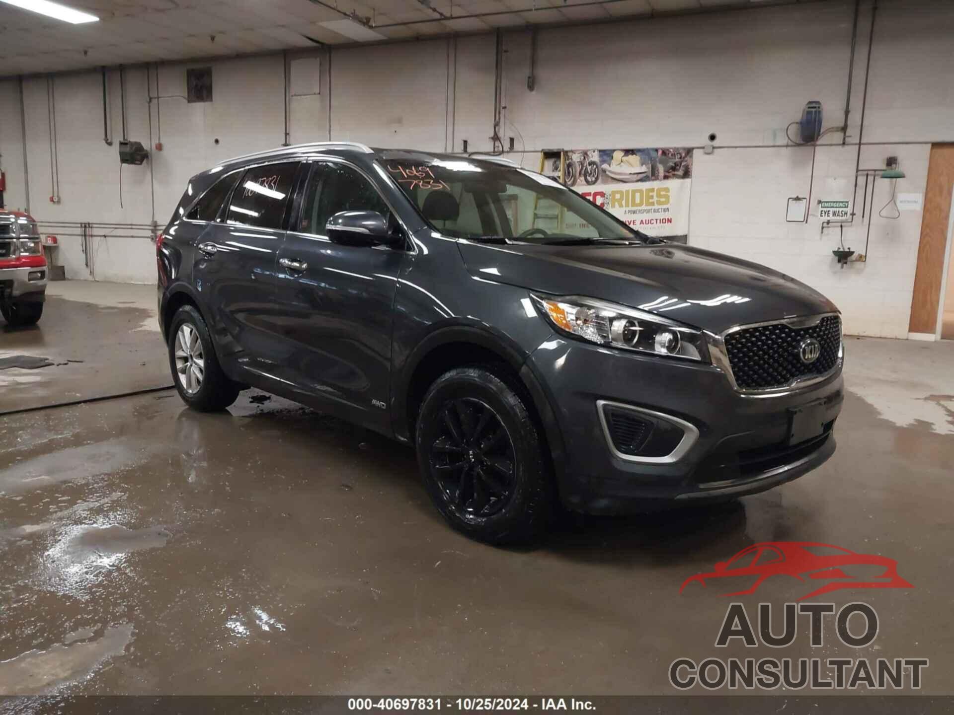 KIA SORENTO 2018 - 5XYPGDA35JG347216