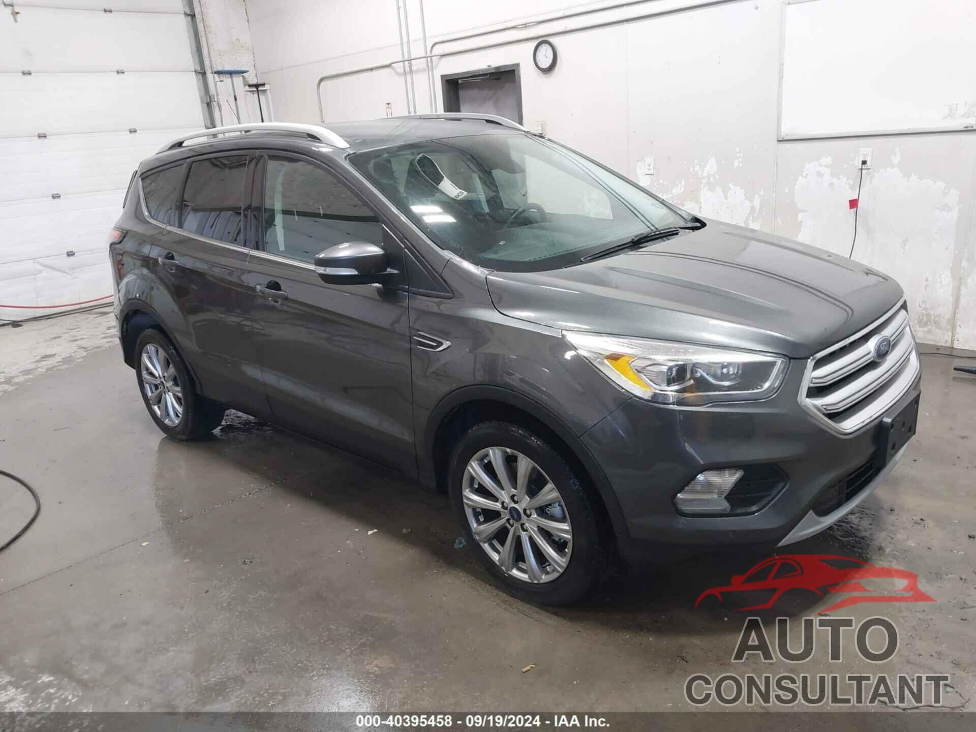 FORD ESCAPE 2018 - 1FMCU9J90JUD60524