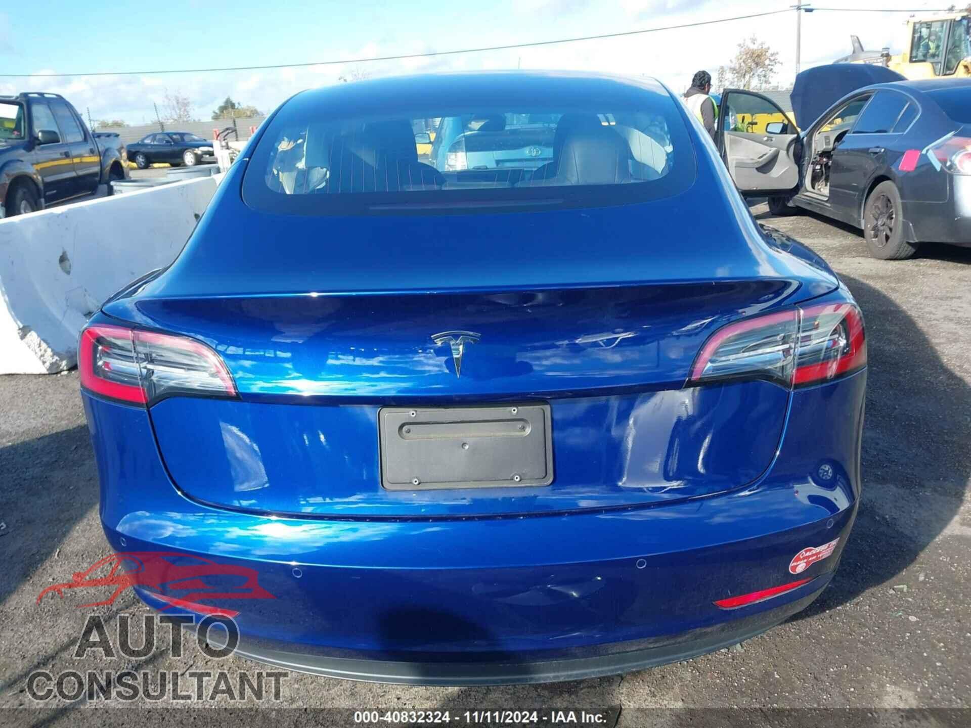 TESLA MODEL 3 2018 - 5YJ3E1EA1JF043156