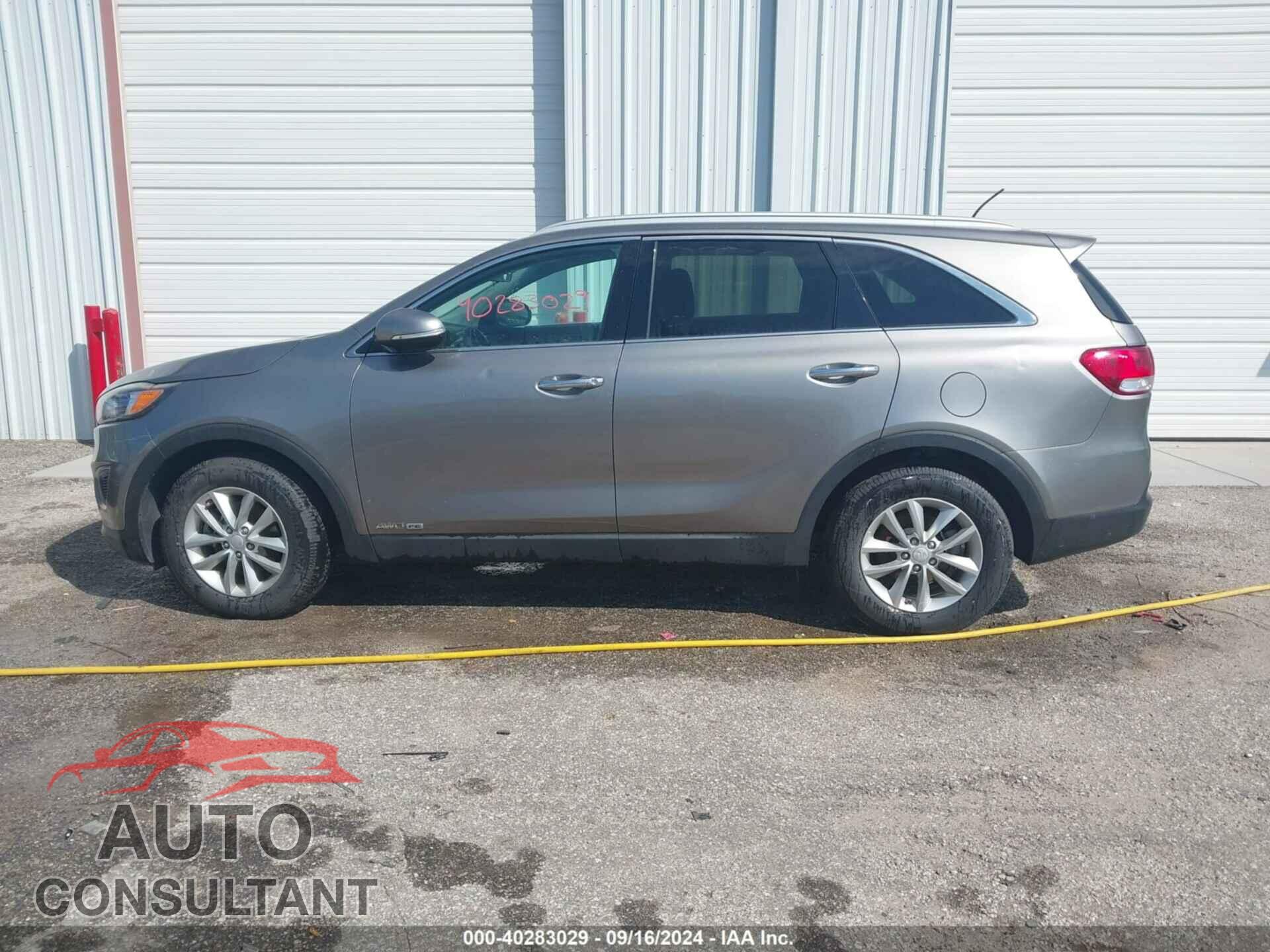 KIA SORENTO 2017 - 5XYPGDA59HG198188