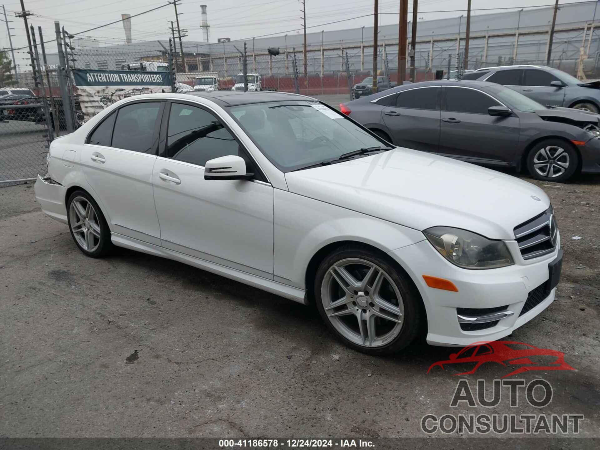 MERCEDES-BENZ C 300 2014 - WDDGF8AB4EG226400