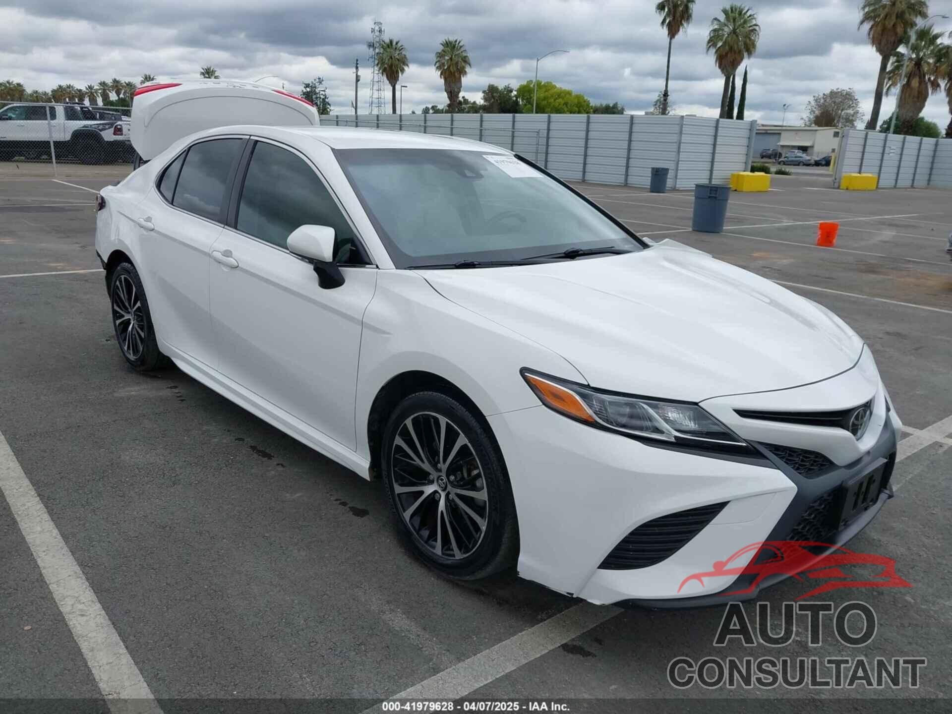 TOYOTA CAMRY 2018 - JTNB11HKXJ3060607