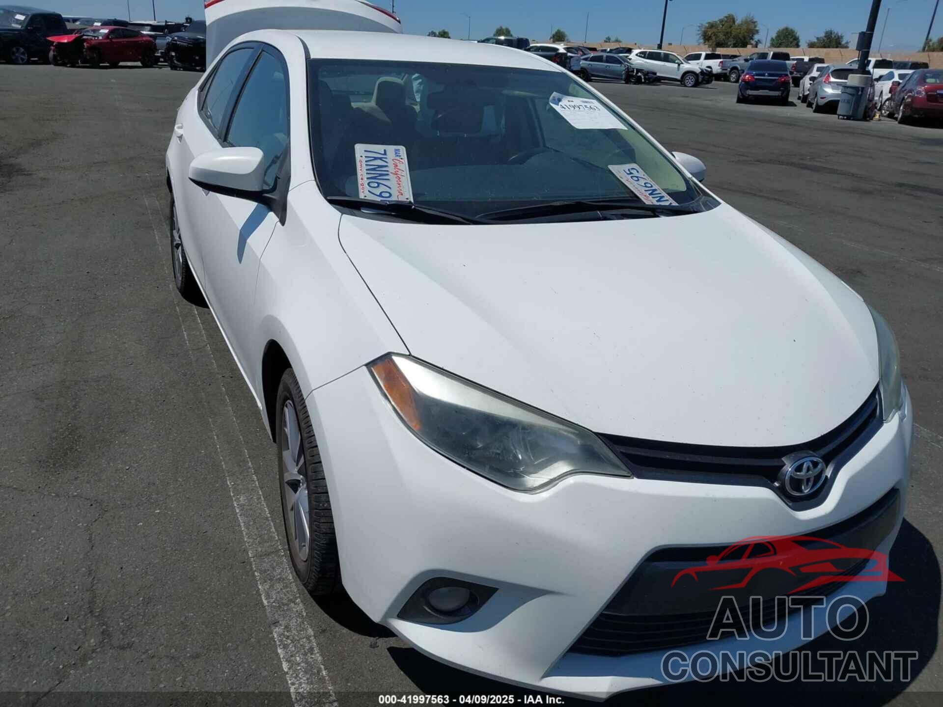 TOYOTA COROLLA 2015 - 5YFBURHE5FP210996