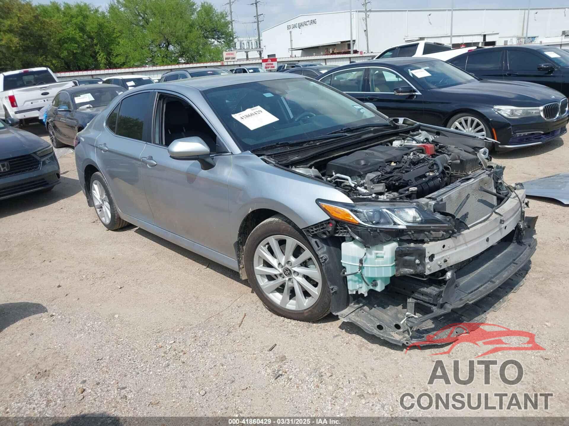 TOYOTA CAMRY 2022 - 4T1C11AK8NU630618