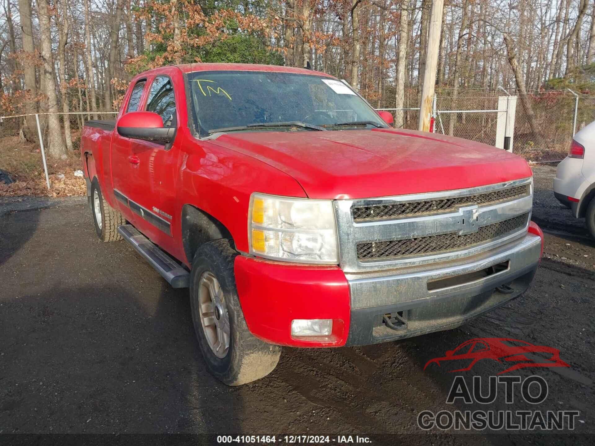 CHEVROLET SILVERADO 1500 2011 - 1GCRKTE31BZ107644