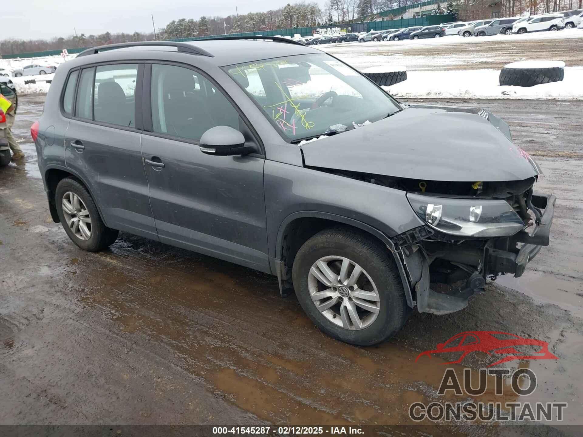 VOLKSWAGEN TIGUAN 2016 - WVGBV7AX5GW615581